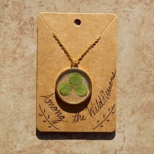 GREEN CLOVER GOLD NECKLACE